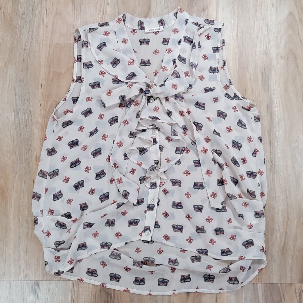 🔺️Must Have Cream Buttoned Sleeveless Blouse Medium